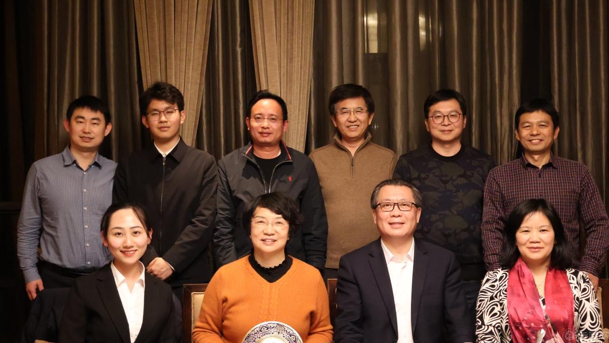 看望上海、江苏地区校友 副本.jpg 看望上海、江苏地区校友 副本.jpg